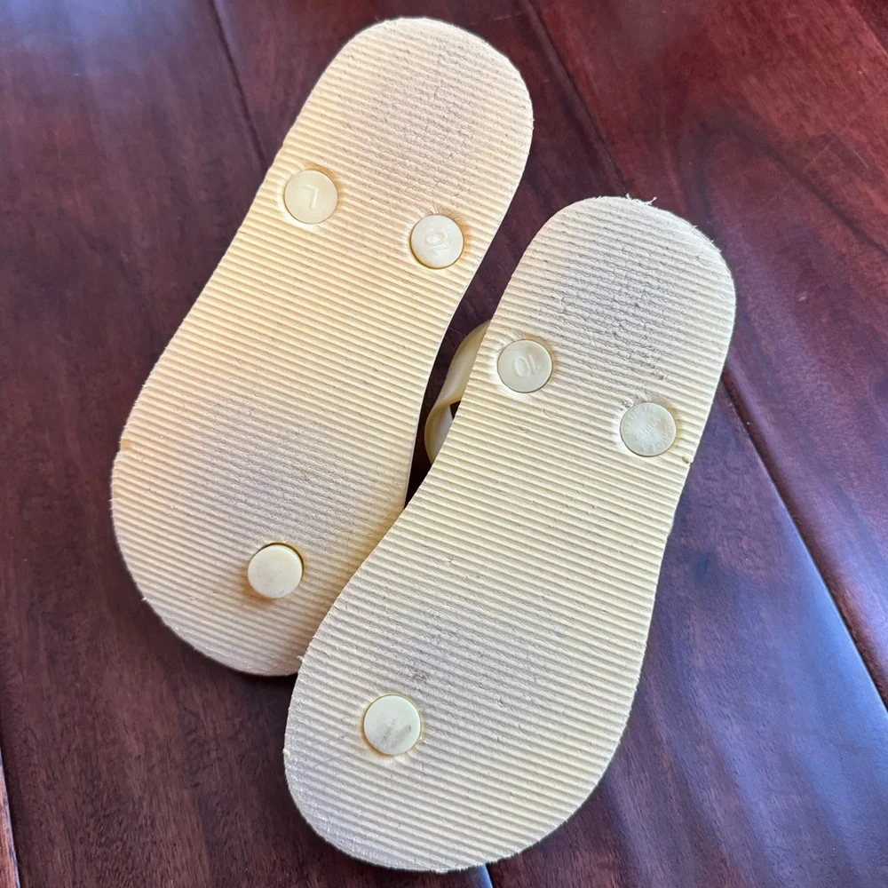 Old Navy | Little Girl Sandal in Sunbeam | 10